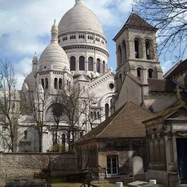 Le Cimetière du Calvaire is Paris’ oldest and smallest cemetery.